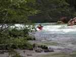 Perly alpskch ek - kvten 2006, Jeden z nejoblbenjch raftovch zjezd do Rakouska a Slovinska opt nezklamal. Krsn poas, tuln kemp a tyrkysov, kilov ist voda s kulisou vpencovch tt Alp. - fotografie 183