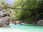 Perly alpskch ek - kvten 2006, Jeden z nejoblbenjch raftovch zjezd do Rakouska a Slovinska opt nezklamal. Krsn poas, tuln kemp a tyrkysov, kilov ist voda s kulisou vpencovch tt Alp. - fotografie 190