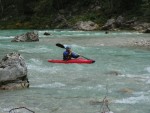 Perly alpskch ek - kvten 2006, Jeden z nejoblbenjch raftovch zjezd do Rakouska a Slovinska opt nezklamal. Krsn poas, tuln kemp a tyrkysov, kilov ist voda s kulisou vpencovch tt Alp. - fotografie 215