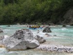 Perly alpskch ek - kvten 2006, Jeden z nejoblbenjch raftovch zjezd do Rakouska a Slovinska opt nezklamal. Krsn poas, tuln kemp a tyrkysov, kilov ist voda s kulisou vpencovch tt Alp. - fotografie 227