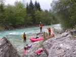 Perly alpskch ek - kvten 2006, Jeden z nejoblbenjch raftovch zjezd do Rakouska a Slovinska opt nezklamal. Krsn poas, tuln kemp a tyrkysov, kilov ist voda s kulisou vpencovch tt Alp. - fotografie 235