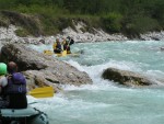 Perly alpskch ek - kvten 2006, Jeden z nejoblbenjch raftovch zjezd do Rakouska a Slovinska opt nezklamal. Krsn poas, tuln kemp a tyrkysov, kilov ist voda s kulisou vpencovch tt Alp. - fotografie 236