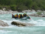 Perly alpskch ek - kvten 2006, Jeden z nejoblbenjch raftovch zjezd do Rakouska a Slovinska opt nezklamal. Krsn poas, tuln kemp a tyrkysov, kilov ist voda s kulisou vpencovch tt Alp. - fotografie 240