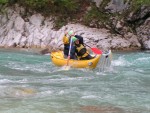 Perly alpskch ek - kvten 2006, Jeden z nejoblbenjch raftovch zjezd do Rakouska a Slovinska opt nezklamal. Krsn poas, tuln kemp a tyrkysov, kilov ist voda s kulisou vpencovch tt Alp. - fotografie 250