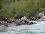 Perly alpskch ek - kvten 2006, Jeden z nejoblbenjch raftovch zjezd do Rakouska a Slovinska opt nezklamal. Krsn poas, tuln kemp a tyrkysov, kilov ist voda s kulisou vpencovch tt Alp. - fotografie 262