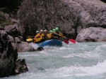 Perly alpskch ek - kvten 2006, Jeden z nejoblbenjch raftovch zjezd do Rakouska a Slovinska opt nezklamal. Krsn poas, tuln kemp a tyrkysov, kilov ist voda s kulisou vpencovch tt Alp. - fotografie 276