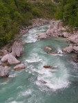 Perly alpskch ek - kvten 2006, Jeden z nejoblbenjch raftovch zjezd do Rakouska a Slovinska opt nezklamal. Krsn poas, tuln kemp a tyrkysov, kilov ist voda s kulisou vpencovch tt Alp. - fotografie 285