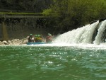 Perly alpskch ek - kvten 2006, Jeden z nejoblbenjch raftovch zjezd do Rakouska a Slovinska opt nezklamal. Krsn poas, tuln kemp a tyrkysov, kilov ist voda s kulisou vpencovch tt Alp. - fotografie 309