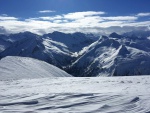 SKIALPY V PRAANOVM OPOJEN V RIEDINGTALU, V sobotu viditelnost nic moc ale na sjezdy bylo vidt skvle a ten pranek... A co teprve nedle, slunce, azuro, praan po kolena, .... - fotografie 11