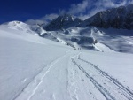 NA SKIALPECH DO RIEDINGTALU s CK Kl, Skutenost pedila vechny pedpovdi. Poas vylo na 1. Sobotn panoramata i sjezdy byly super! Jen ufoukan deska v nedli, msto oekvanho praanu, kalila istou radost z ndhernho vkendu na  - fotografie 17