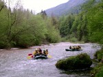 Rafting v Totes Gebirge, Leh raftingov akce na dvou hezkch ekch. Po sobotnm slunky sice zaprelo, ale vt voda na Steyru byla vemi jednoznan pivtna... - fotografie 48