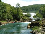 Na Yukonech za Vinetouem, Nejoblbenj letn zahranin vodck akce. Trocha adrenalinu, exotiky v rmci Evropy, ale hlavn spousta slunce, koupn a pohody. - fotografie 335