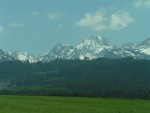 Bialka - Belá 2006, Tak jsme letos Tatry projeli na raftech opravdu důkladně - jak ze slovenské, tak i nově z polské strany. Nižší vodní stavy vynahradilo krásné počasí a super panoramata, o národopisném večeru v kolibě  - fotografie 5