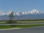 Bialka - Belá 2006, Tak jsme letos Tatry projeli na raftech opravdu důkladně - jak ze slovenské, tak i nově z polské strany. Nižší vodní stavy vynahradilo krásné počasí a super panoramata, o národopisném večeru v kolibě  - fotografie 10
