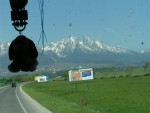 Bialka - Belá 2006, Tak jsme letos Tatry projeli na raftech opravdu důkladně - jak ze slovenské, tak i nově z polské strany. Nižší vodní stavy vynahradilo krásné počasí a super panoramata, o národopisném večeru v kolibě  - fotografie 14
