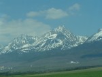 Bialka - Belá 2006, Tak jsme letos Tatry projeli na raftech opravdu důkladně - jak ze slovenské, tak i nově z polské strany. Nižší vodní stavy vynahradilo krásné počasí a super panoramata, o národopisném večeru v kolibě  - fotografie 15