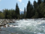 Bialka - Bel 2006, Tak jsme letos Tatry projeli na raftech opravdu dkladn - jak ze slovensk, tak i nov z polsk strany. Ni vodn stavy vynahradilo krsn poas a super panoramata, o nrodopisnm veeru v kolib  - fotografie 81