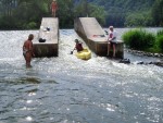 SZAVA - ROMATICK EKA, tdenn plavba, Pjemn tdenn plavba po klasick esk ece, spousty sjzdnch jez, lajsen, pamtek, hospdek, a na zvr ten nejhez a peejnat sek do Pikovic. Dobr poas stejn jako dobr nlada ... - fotografie 70