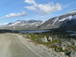 Norsko 2006, Nádherné, pro Norsko ne úplně typické počasí, výstup na nejvyšší horu severní Evropy, vyjížďka  na motorových člunech Geirangerfjordem, pádlování v peřejích norské královny raftingu Sjoi a spousta dal - fotografie 167