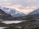 Norsko 2006, Nádherné, pro Norsko ne úplně typické počasí, výstup na nejvyšší horu severní Evropy, vyjížďka  na motorových člunech Geirangerfjordem, pádlování v peřejích norské královny raftingu Sjoi a spousta dal - fotografie 171