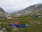 Norsko 2006, Nádherné, pro Norsko ne úplně typické počasí, výstup na nejvyšší horu severní Evropy, vyjížďka  na motorových člunech Geirangerfjordem, pádlování v peřejích norské královny raftingu Sjoi a spousta dal - fotografie 172
