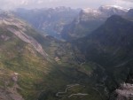 Norsko 2006, Nádherné, pro Norsko ne úplně typické počasí, výstup na nejvyšší horu severní Evropy, vyjížďka  na motorových člunech Geirangerfjordem, pádlování v peřejích norské královny raftingu Sjoi a spousta dal - fotografie 177