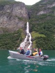 Norsko 2006, Ndhern, pro Norsko ne pln typick poas, vstup na nejvy horu severn Evropy, vyjka  na motorovch lunech Geirangerfjordem, pdlovn v peejch norsk krlovny raftingu Sjoi a spousta dal - fotografie 221