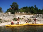 LETN FRANCOUZSK POHODA NA EKCH Gard, Tarn, Herault a Ardeche, Skvl slunen poas na rozdl od detivch ech, jin temperament a b zpasy, skvl vno, ndhern eky, przran a tepl voda, no prost pohoda jak m bt... - fotografie 9