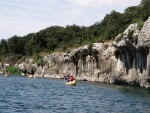 LETN FRANCOUZSK POHODA NA EKCH Gard, Tarn, Herault a Ardeche, Skvl slunen poas na rozdl od detivch ech, jin temperament a b zpasy, skvl vno, ndhern eky, przran a tepl voda, no prost pohoda jak m bt... - fotografie 14