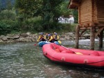 Podzimn RAFTING pod Grossglocknerem, Posledn zahranin rafting sezony 2006 se skuten vydail. Pohodln autobus, slunen a nebvale tepl poas, navc skvle vychytan voda. PROST PARDA NA ZVR SEZONY. - fotografie 9