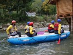 Podzimn RAFTING pod Grossglocknerem, Posledn zahranin rafting sezony 2006 se skuten vydail. Pohodln autobus, slunen a nebvale tepl poas, navc skvle vychytan voda. PROST PARDA NA ZVR SEZONY. - fotografie 11