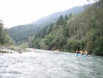 Podzimn RAFTING pod Grossglocknerem, Posledn zahranin rafting sezony 2006 se skuten vydail. Pohodln autobus, slunen a nebvale tepl poas, navc skvle vychytan voda. PROST PARDA NA ZVR SEZONY. - fotografie 29