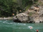 Podzimn RAFTING pod Grossglocknerem, Posledn zahranin rafting sezony 2006 se skuten vydail. Pohodln autobus, slunen a nebvale tepl poas, navc skvle vychytan voda. PROST PARDA NA ZVR SEZONY. - fotografie 46