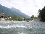 Podzimn RAFTING pod Grossglocknerem, Posledn zahranin rafting sezony 2006 se skuten vydail. Pohodln autobus, slunen a nebvale tepl poas, navc skvle vychytan voda. PROST PARDA NA ZVR SEZONY. - fotografie 64