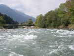 Podzimn RAFTING pod Grossglocknerem, Posledn zahranin rafting sezony 2006 se skuten vydail. Pohodln autobus, slunen a nebvale tepl poas, navc skvle vychytan voda. PROST PARDA NA ZVR SEZONY. - fotografie 69