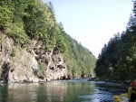 Podzimn RAFTING pod Grossglocknerem, Posledn zahranin rafting sezony 2006 se skuten vydail. Pohodln autobus, slunen a nebvale tepl poas, navc skvle vychytan voda. PROST PARDA NA ZVR SEZONY. - fotografie 119