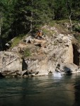 Podzimn RAFTING pod Grossglocknerem, Posledn zahranin rafting sezony 2006 se skuten vydail. Pohodln autobus, slunen a nebvale tepl poas, navc skvle vychytan voda. PROST PARDA NA ZVR SEZONY. - fotografie 122