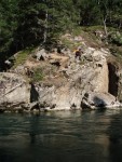 Podzimn RAFTING pod Grossglocknerem, Posledn zahranin rafting sezony 2006 se skuten vydail. Pohodln autobus, slunen a nebvale tepl poas, navc skvle vychytan voda. PROST PARDA NA ZVR SEZONY. - fotografie 123