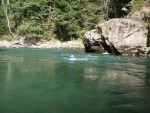 Podzimn RAFTING pod Grossglocknerem, Posledn zahranin rafting sezony 2006 se skuten vydail. Pohodln autobus, slunen a nebvale tepl poas, navc skvle vychytan voda. PROST PARDA NA ZVR SEZONY. - fotografie 125