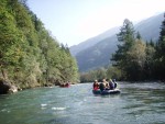 Podzimn RAFTING pod Grossglocknerem, Posledn zahranin rafting sezony 2006 se skuten vydail. Pohodln autobus, slunen a nebvale tepl poas, navc skvle vychytan voda. PROST PARDA NA ZVR SEZONY. - fotografie 135