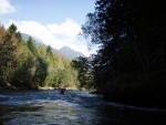 Podzimn RAFTING pod Grossglocknerem, Posledn zahranin rafting sezony 2006 se skuten vydail. Pohodln autobus, slunen a nebvale tepl poas, navc skvle vychytan voda. PROST PARDA NA ZVR SEZONY. - fotografie 158