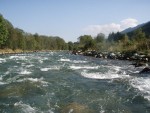 Podzimn RAFTING pod Grossglocknerem, Posledn zahranin rafting sezony 2006 se skuten vydail. Pohodln autobus, slunen a nebvale tepl poas, navc skvle vychytan voda. PROST PARDA NA ZVR SEZONY. - fotografie 166