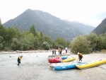 Podzimn RAFTING pod Grossglocknerem, Posledn zahranin rafting sezony 2006 se skuten vydail. Pohodln autobus, slunen a nebvale tepl poas, navc skvle vychytan voda. PROST PARDA NA ZVR SEZONY. - fotografie 195