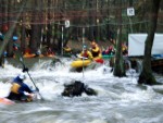 VAVINEC 2006, Opt drsn akcika pro zdatn vodky a milovnky adrenalinu. Neobvykle tepl a slunn poas, v kombinaci s nadprmrnou, vodou byly zrukou skvlch zitk... - fotografie 50