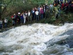 VAVINEC 2006, Opt drsn akcika pro zdatn vodky a milovnky adrenalinu. Neobvykle tepl a slunn poas, v kombinaci s nadprmrnou, vodou byly zrukou skvlch zitk... - fotografie 64