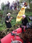 ZAMYKN LABE a ukonen vodck sezony 2006, Nramn spokojenost s poasm a dopolednm posezenm na naem pozemku u Labe ostartovalo tradin akciku, zamykn Labe a ukonen vodck sezony 2006. Pjemn plavbika, spousta kamard a na zvr - fotografie 59