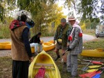 ZAMYKN LABE a ukonen vodck sezony 2006, Nramn spokojenost s poasm a dopolednm posezenm na naem pozemku u Labe ostartovalo tradin akciku, zamykn Labe a ukonen vodck sezony 2006. Pjemn plavbika, spousta kamard a na zvr - fotografie 79