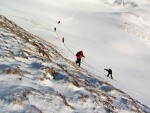 Nzk Taury na skialpech, Alpsk poas tentokrt ukzalo vechny sv tve, od mraziv ledovho slunce, pes alpskou horskou boui s vichic, a po usmvav slunen den. Take jako obvykle dky Alponoi :-) - fotografie 95
