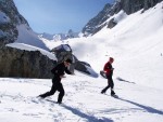 SKIALP ARENA NZK TAURY, Tentokrt jsme se vrtili do Nzkych Taur, kde na ns ekalo fantastick poas a dostatek snhu. Odmnou byly pekrsn vhledy z vrchol a nezapomenuteln sjezdy. A parta byla skvl... Dky Alpono - fotografie 30