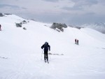 SKIALP ARENA NZK TAURY, Tentokrt jsme se vrtili do Nzkych Taur, kde na ns ekalo fantastick poas a dostatek snhu. Odmnou byly pekrsn vhledy z vrchol a nezapomenuteln sjezdy. A parta byla skvl... Dky Alpono - fotografie 94